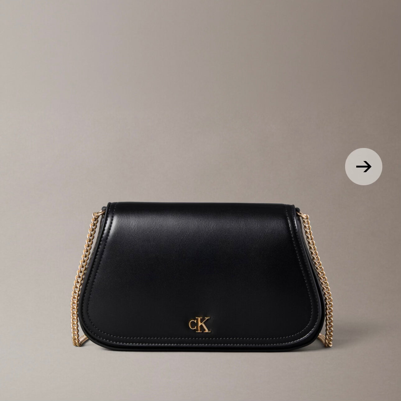 Curved Wallet with Chain Strap Color: